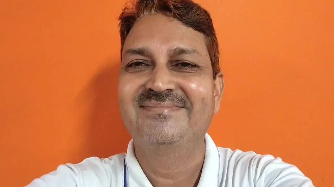 सही और गलत सिखाता है,धर्म के नाम पर चलना।
(BC)
धर्म मनुष्य को नैतिक, शांत और जिम्मेदार जीवन जीने की प्रेरणा देता है।