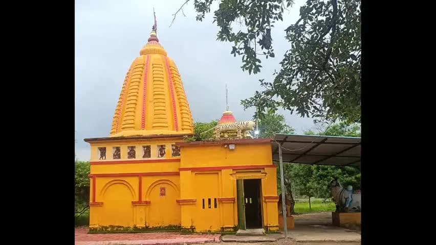 ପଦ୍ମପୁର: ଦେୱାନଡିହି ସ୍ଥିତ ଉଭା ଶିବ ମନ୍ଦିର ଠାରେ ଶ୍ରାବଣୀ ମହୋତ୍ସବର ସତାଇଶ ଦିନରେ ବୃକ୍ଷରୋପଣ କାର୍ଯ୍ୟକ୍ରମ