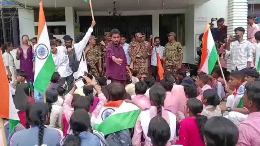 ধর্মনগর: ১৫ ই আগস্ট দুই ছাত্র গোষ্টীর সংঘর্ষের ঘটনায় ফের উত্তপ্ত চুড়াইবাড়ি এবিভিপির বিক্ষোভে বাড়ল রাজনৈতিক উত্তাপ