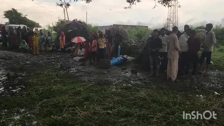 बिसौली: सीकरी गांव में अंबेडकर प्रतिमा लगाने को लेकर ग्रामीण अड़े, मौके पर भारी पुलिस बल मौजूद