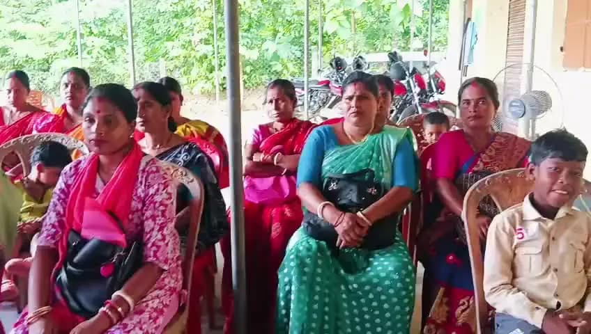 কমলপুর: কমলপুর হালহালিতে রেশম শিল্পে জুর
