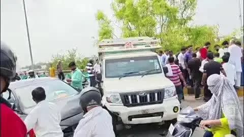 रोहतक: रोहतक आईटीआई पुल पर बड़ा हादसा, पिकअप गाड़ी ने कार को टक्कर मारी, करीब आधा दर्जन लोग घायल