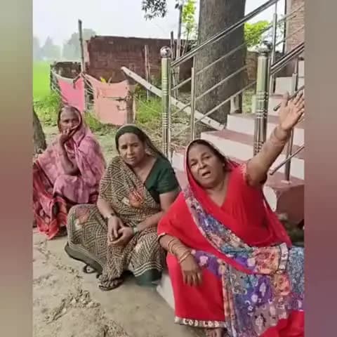 घोसी: गोफ़ा गाँव में घर के बाहर टहल रही महिला का चैन छीनकर बदमाश हुए फरार, पुलिस मामले की जांच में जुटी