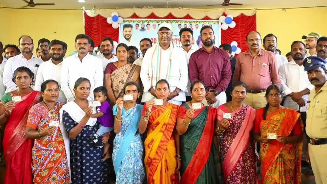 ధర్మపురి: అర్హులైన ప్రతి కుటుంబానికి ప్రభుత్వ సంక్షేమ పథకాలు అందించడమే ప్రజా ప్రభుత్వ లక్ష్యం : మంత్రి అల్లూరి