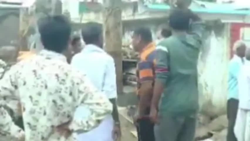 అదిలాబాద్ అర్బన్: జనవాసల మధ్య పబ్లిక్ టాయిలెట్స్ నిర్మించవద్దు:బొక్కలగూడ కాలనీ వాసులు ఆవేదన