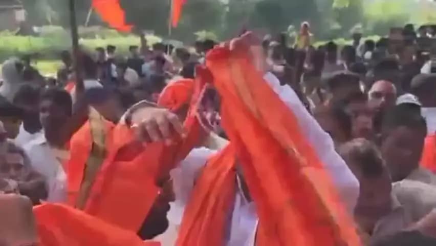 बांसडीह: सुखपुरा कस्बे में ऐतिहासिक महाबीरी झंडा जुलूस को लेकर भक्तों में दिखी आस्था, आयोजित हुए विविध कार्यक्रम