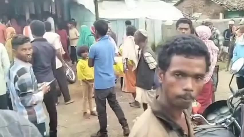डिंडौरी: पडरिया कला के उचित मूल्य दुकान का सेल्समैन कर रहा मनमानी, ग्रामीणो को नहीं दे रहा राशन, ग्रामीण परेशान