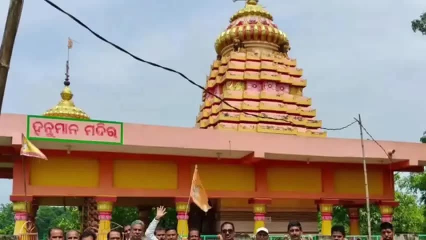 ଉଦଳା: ଉଦଳା ତାରିଣୀ ମନ୍ଦିର ପରିସରରେ ବଉଳ ଚାରା ରୋପଣ କାର୍ଯ୍ୟକ୍ରମ ଅନୁଷ୍ଠିତ
