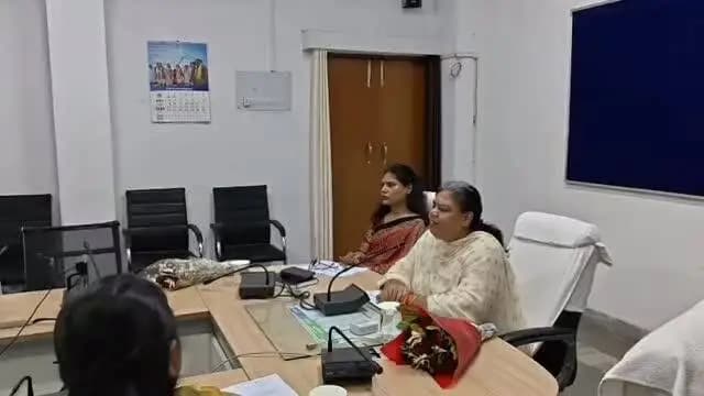 कमिश्नर शहड़ोल सम्भाग की अध्यक्षता कोल ब्लॉकों से संबंधित महत्वपूर्ण बैठक संपन्न
@CMMadhyaPradesh
@JansamparkMP
#उमरिया
#umaria