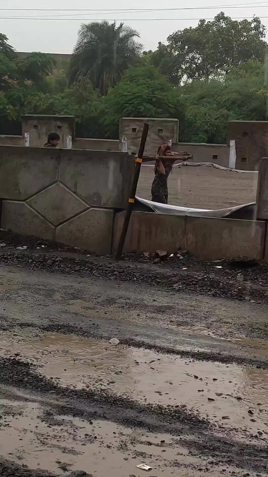 इंडोरामा में कंजरों का आतंक दिनदहाड़े ब्रिज में से चोरी की इसी प्रकार शहर में चोरी को खुले आम अंजाम दे रहे हैं