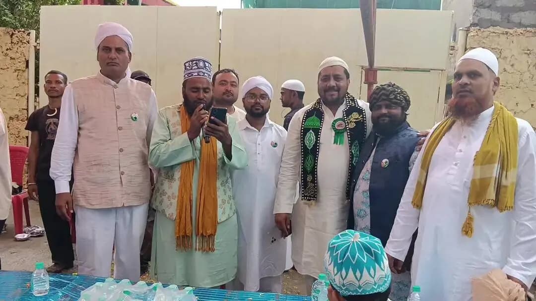 दंतेवाड़ा: *किरंदुल में अकीदत के साथ मनाया गया जश्ने ईद मिलादुन्नबी, निकाला गया जुलूस-ए-मोहम्मदी*
*किरंदुल।* मुस्लिम समाज द्वारा ब