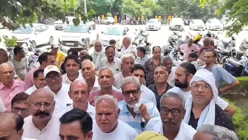 टोहाना: टोहाना में खराब सफाई व्यवस्था को लेकर व्यापारियों का जोरदार प्रदर्शन