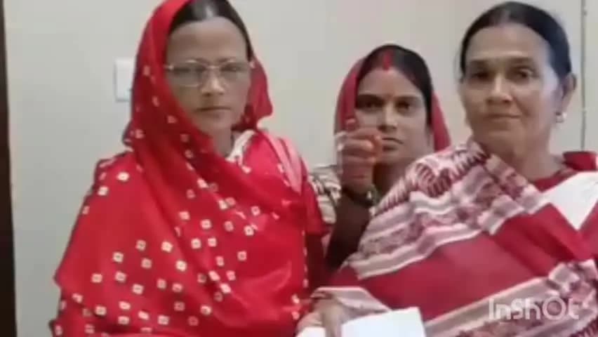 प्रतापगंज: प्रतापगंज में आंगनवाड़ी सेविका-सहायिकाओं का धरना, मानदेय, ग्रेच्युटी और लंबित राशि भुगतान की मांग