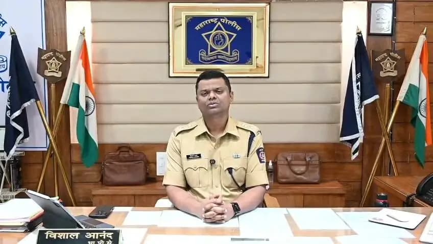 धुळे जिला पुलिस अधीक्षक श्री. विशाल आनंद की ओर से धुळे जिले के सभी नागरिकों को ईद-ए-मिलाद के पावन अवसर पर हार्दिक शुभकामनाएँ।
