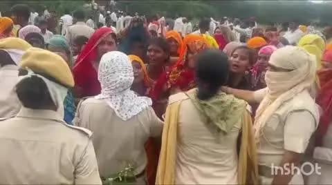 दौसा: भांडारेज में 18 वर्षीय जितेंद्र बैरवा का शव पोस्टमार्टम के बाद परिजनों को सुपुर्द किया गया