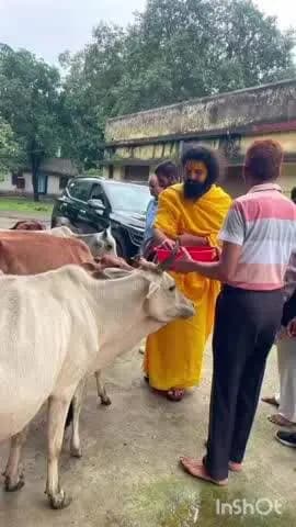 सिंगरौली: वृंदावन धाम से आए शिव कथा वाचक लवलेश महाराज ने गौसेवा संस्थान का दौरा किया