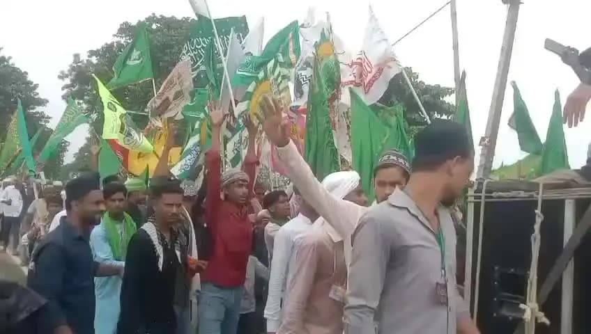 परबत्ता: ईद-ए-मिलाद-उन-नबी पर परबत्ता में अकीदत के साथ मस्जिदों में हुई विशेष इबादत