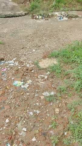 #DM JALUN #CM JOGI#pm modi@
ग्राम कुरहना कालपी जालौन में पिछले तीस वर्षों से पक्की नाली और सड़क का निर्माण नहीं हुआ है।