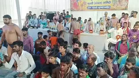 खगड़िया: शहर के बलुआही ठाकुरबाड़ी में अंतरराज्यीय कुश्ती प्रतियोगिता में पहलवानों ने दिखाया दमखम