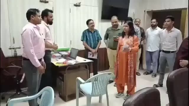 बूंदी: सीईओ जिला परिषद ने कार्यालय का निरीक्षण किया, प्रभारियों को दिए आवश्यक दिशा-निर्देश