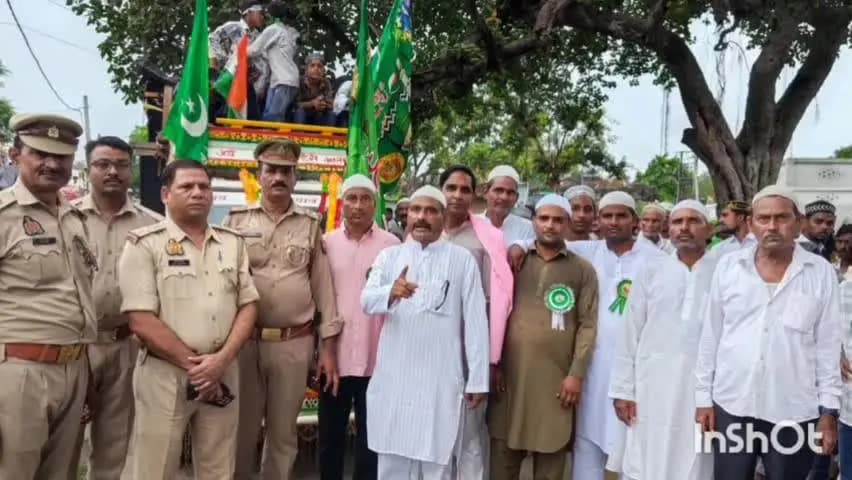 घिरोर: कोसमा में अकीदत और उत्साह के साथ निकला जुलूस-ए-मोहम्मदी, प्रशासन ने ड्रोन से चप्पे-चप्पे पर रखी पैनी नजर