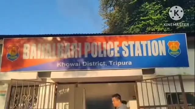 খোয়াই: বাইজালবাড়ি থানার পুলিশ বেলফ্যাং নাকায় একটি বাইক তল্লাশি করে ১০ কেজি গাঁজা সহ দুজনকে আটক করে