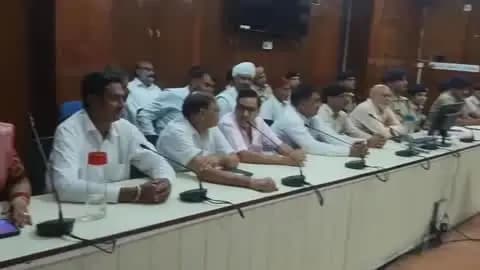 करौली: कलेक्ट्रेट में जिला स्तरीय शांति समन्वय समिति की बैठक आयोजित, सौहार्द और कानून-व्यवस्था बनाए रखने पर जोर