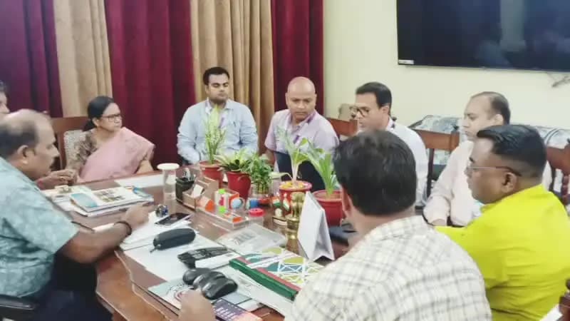 साहिबगंज: साहिबगंज महाविद्यालय में एसबीआई अधिकारियों के साथ महत्वपूर्ण बैठक हुई