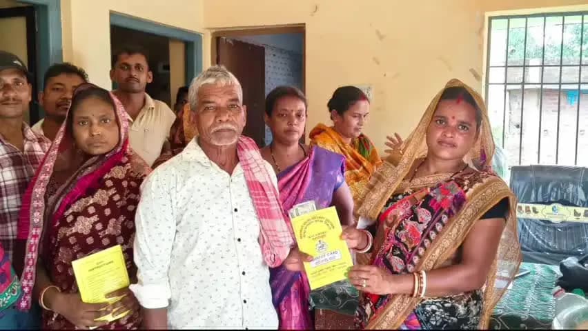ବାଲେଶ୍ବର ସଦର: ଓଲନ୍ଦା ସାରଗାଁ ଗ୍ରାମ ପଞ୍ଚାୟତ କାର୍ଯ୍ୟାଳୟରେ ହିତାଧିକରୀଙ୍କୁ ନୂତନ ଭତ୍ତା ବଣ୍ଟନ କଲେ ସରପଞ୍ଚ