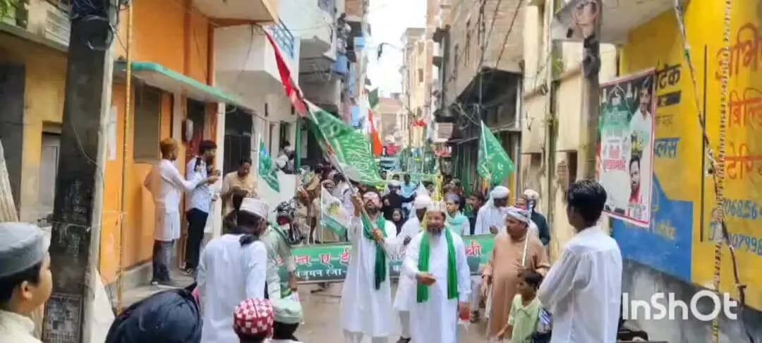 बलिया: बलिया में जश्ने-ईद-मिलादुन्नबी की धूम, नात और नारों से गूंजा शहर, जुलूस में उमड़ा जनसैलाब