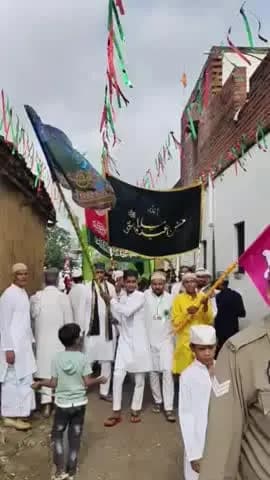 @ईद मिलादुन्नबा:
सुकृत तकिया में अकीदत के साथ निकाला गया जुलूस-ए-मोहम्मदी, 'सरकार की आमदमरहबा' के गूंजे नारे