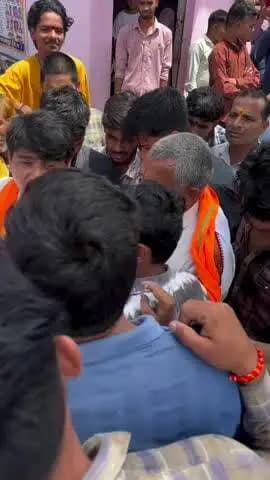 अवंतिपुर बड़ोदिया: सड़क की मांग को लेकर ग्रामीणों ने विधायक को रोका, वीडियो वायरल