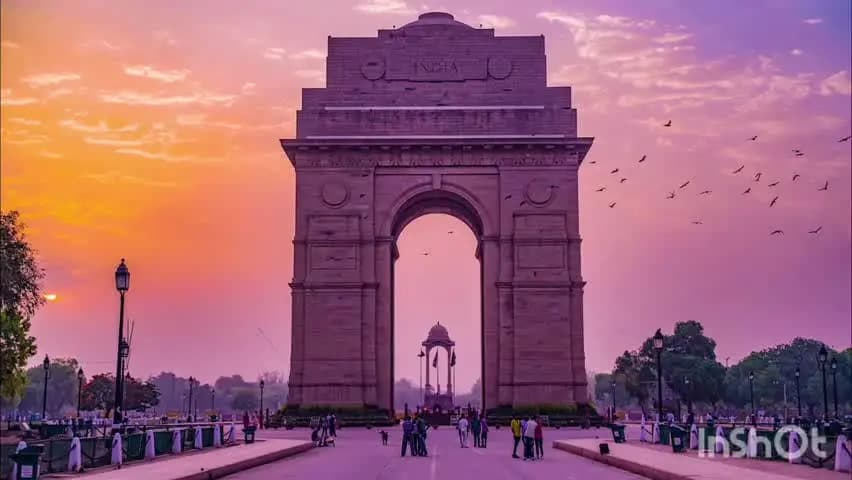 *दिल्ली-NCR में आज भी झमाझम बारिश के आसार*
दिल्ली-NCR में बुधवार को भी बारिश की चेतावनी है। मौसम विभाग के अनुसार एक पश्