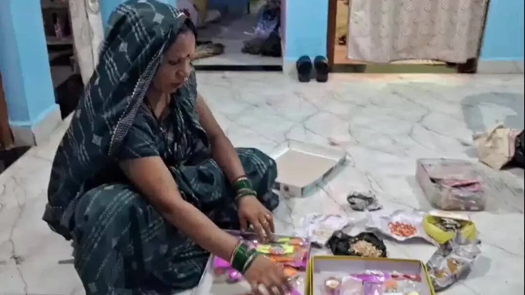 बलौदा: राखी में दिखी छत्तीसगढ़ की 36 भाजियों की पहचान, भाजियों के रेशे तथा बीज से सजी राखियाँ, बहेराडीह के बिहान की दीदियों का