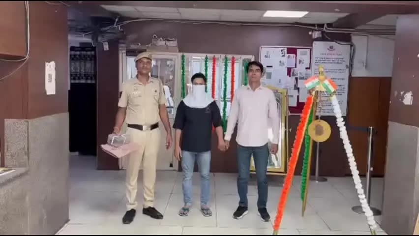 यमुना विहार: पत्नी को पिस्टल दिखाकर धमकाने के आरोप में पति सीलमपुर में गिरफ्तार