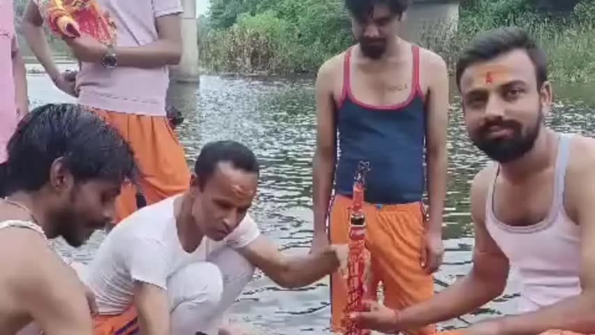 शाजापुर: चौमा से निकली कावड़ यात्रा, सिद्धेश्वर महादेव का किया जलाभिषेक