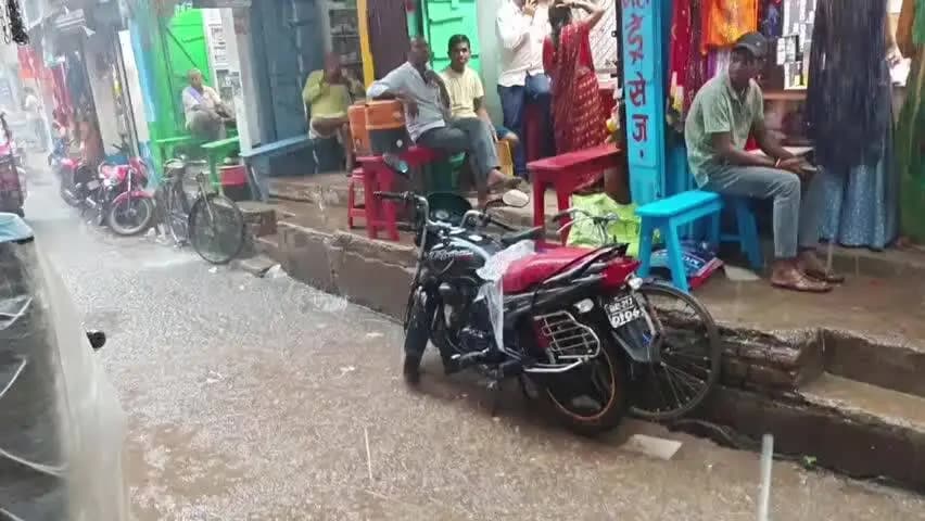 बरबीघा: बरबीघा में झमाझम बारिश से मौसम सुहाना, किसानों के चेहरे पर लौटी खुशी। गौरतलब है कि
बरबीघा शहर और आसपास के इलाकों में