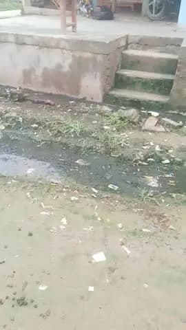 nayanpur gao ki Gali h Koi nahi banwata h