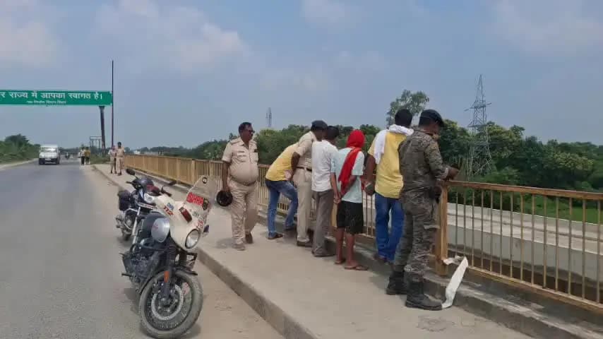 बैरिया: जयप्रभा सेतु मांझी से सरयू में कूदी कंप्यूटर इंजीनियरिंग की छात्रा, तलाश जारी