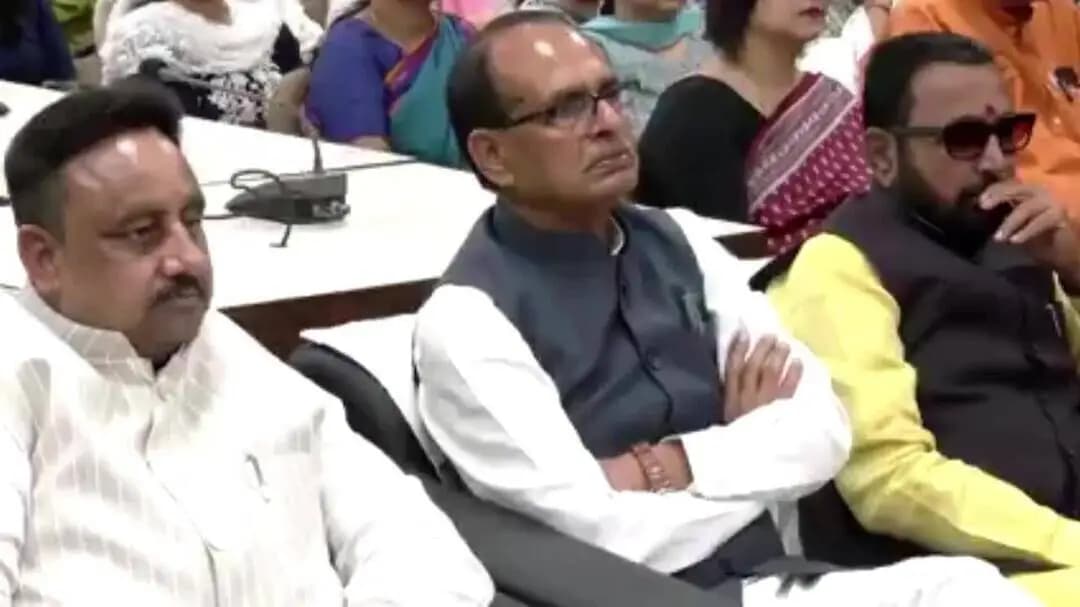 माता सुंदरी कॉलेज में खेलो इंडिया कार्यक्रम में पहुंचे सांसद प्रवीण खंडेलवाल, केंद्रीय मंत्री