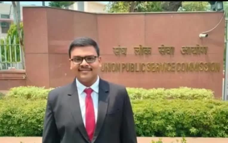 तिलहर: तिलहर SDM नीलिमा यादव का हुआ स्थानांतरण, नए SDM आदित्य श्रीवास्तव संभालेंगे जिम्मेदारी
