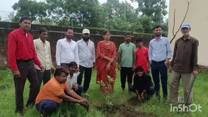 प्रतापगढ़: दलोट ग्राम पंचायत में पर्यावरण संरक्षण के लिए पौधारोपण अभियान चलाया गया