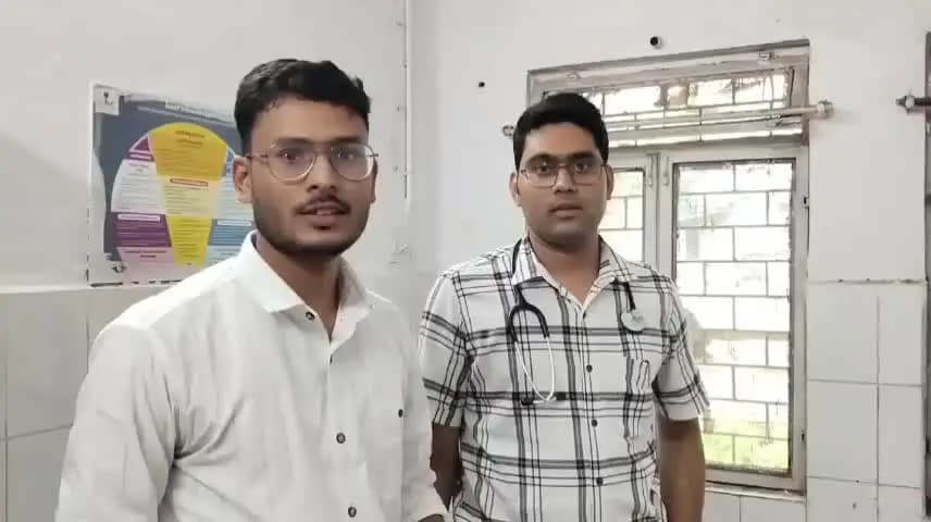 सीहोर: जिले के सामुदायिक स्वास्थ्य केंद्र के ओपीडी कक्ष की छत से प्लास्टर गिरा, डॉक्टर घायल, बड़ा हादसा टला
