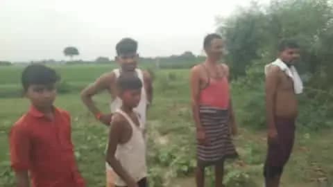 अमृतपुर: अल्लाहदादपुर भटौली के पास 11000 लाइन का टूटा खम्भा, भेड़ें बाल-बाल बचीं, ग्रामीणों ने बताया तार हरे पेड़ में छू रहे हैं