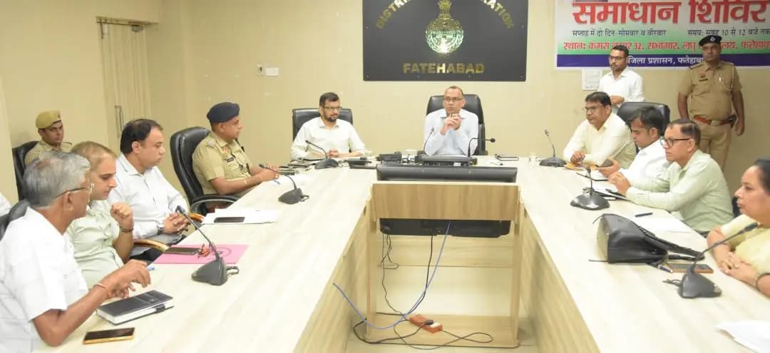 फतेहाबाद: फतेहाबाद में नशा तस्करों पर बड़ी कार्रवाई, 6 केमिस्ट की दुकानें निलंबित