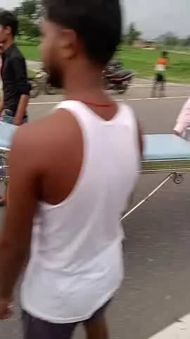 मड़वानिया गांव में सड़क दुर्घटना