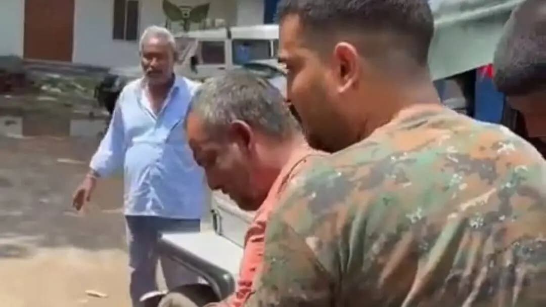 हंटरगंज: एंबुलेंस में देरी पर हंटरगंज पुलिस ने घायल युवक को समय पर पहुंचाया अस्पताल, पेश की मानवता की मिसाल