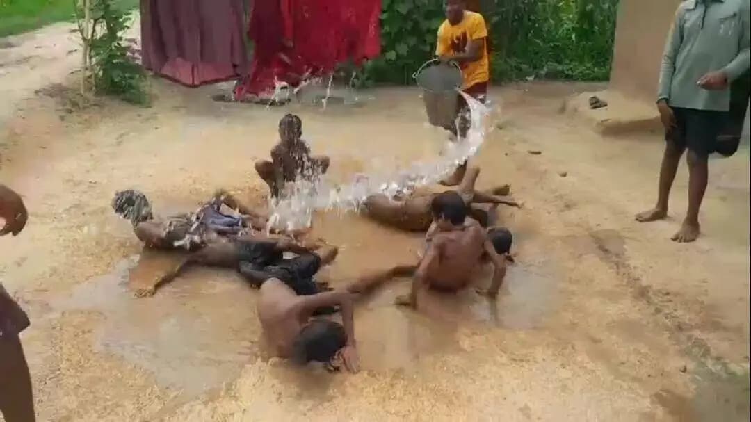 प्रतापपुर: चतरा में बारिश के लिए इंद्र देवता की पूजा, बच्चों ने लगाए अनोखे नारे