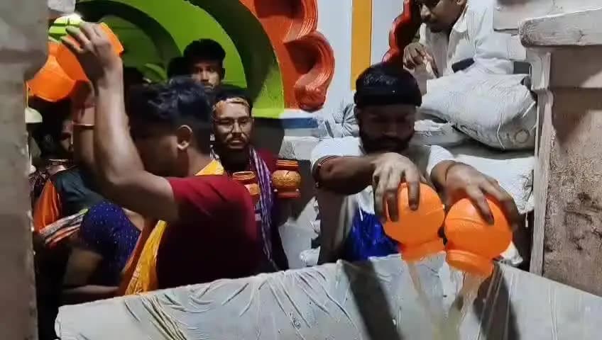ଭୋଗରାଇ: ପବିତ୍ର ରକ୍ଷା ବନ୍ଧନ ଅବସରରେ ଭୋଗରାଇ ର ପ୍ରସିଦ୍ଧ ବାବା ଚନ୍ଦନେଶ୍ୱରଙ୍କ ଶୈବ ପୀଠ ରେ ପ୍ରବଳ କାଉଡିଆଙ୍କ ଭିଡ
