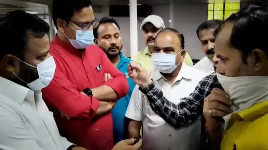 यमुना विहार: GTB अस्पताल की व्यवस्थाओं को लेकर AAP विधायकों ने सवाल उठाए, निरीक्षण का वीडियो जारी किया